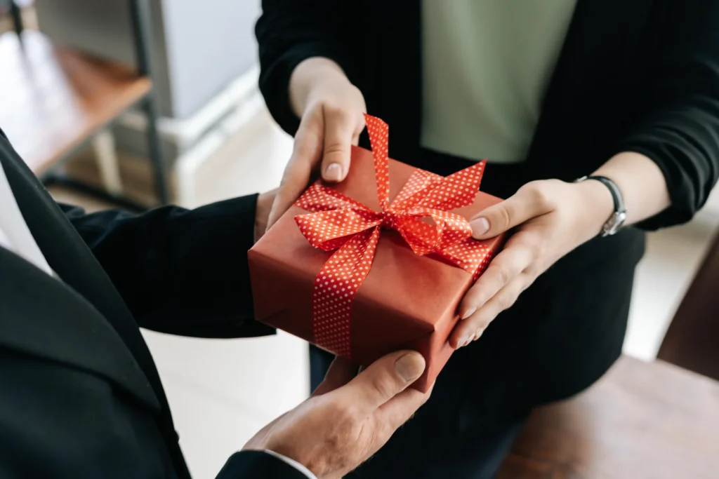 Hampers for Him: What Sets the Best Options Apart
